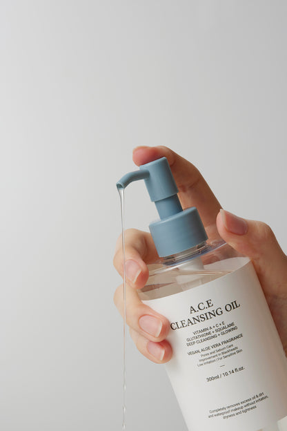 新入荷！！　メイクをしっかり落とし、潤いを叶える！　EVEヴィーガン取得のA.C.E　クレンジングオイル　300ml